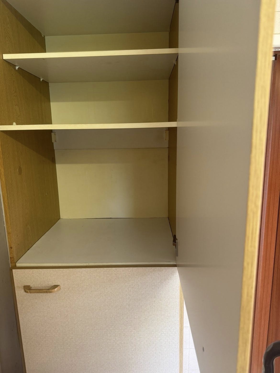 Clean cupboard shelves
